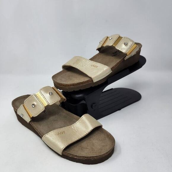 New Naot Womens Ashley Low Wedge Sandals Gold Embellished Size 7 - Picture 1 of 3